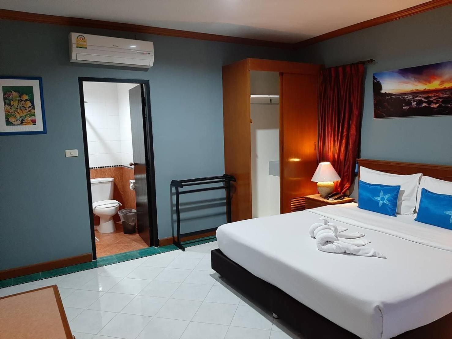 Sea Front Home Hotel - Patong Beach Exterior photo