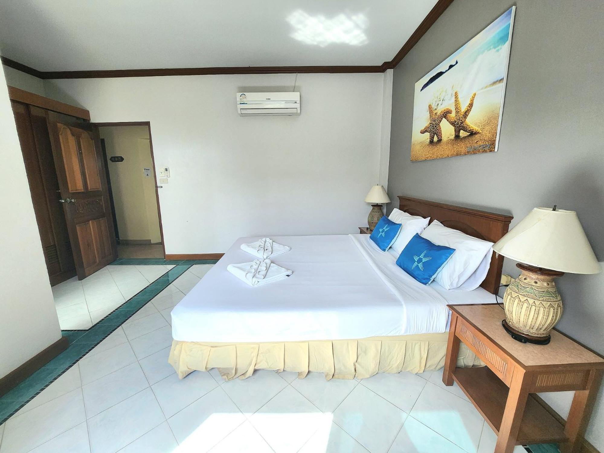 Sea Front Home Hotel - Patong Beach Exterior photo